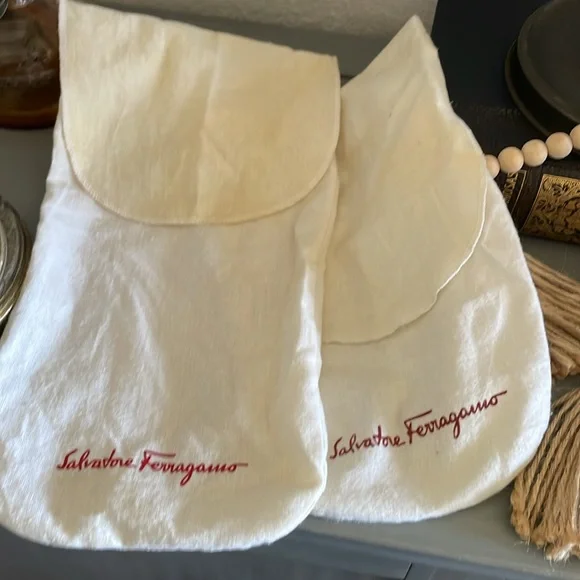 Women’s Salvatore Ferragamo black Suede Heels Shoes Pump - Picture 6 of 8